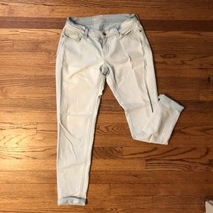 Light wash boyfriend jeans